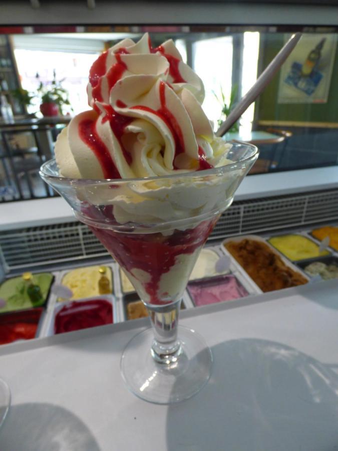 Auberge Des Avenieres Les Avenières 外观 照片